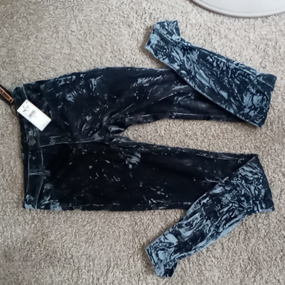 NWT LaLa Anthony Crushed Velvet Pants Size 2.